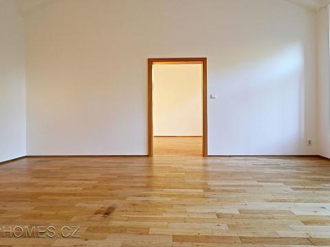 Pronájem bytu 3+1, Praha - Nové Město, Na Moráni, 60 m2