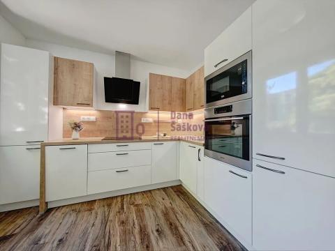 Pronájem bytu 3+1, Jindřichův Hradec, sídliště Vajgar, 66 m2