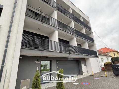 Pronájem bytu 1+kk, Zlín, Kvítková, 40 m2