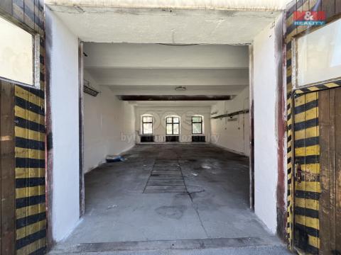 Pronájem garážového stání, Horažďovice, Husovo náměstí, 89 m2
