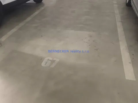 Prodej garážového stání, Hradec Králové - Pražské Předměstí, Haškova, 16 m2