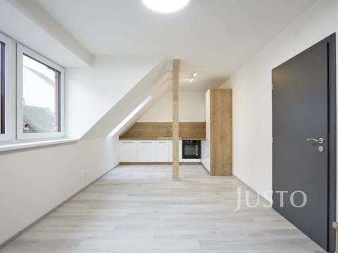 Pronájem bytu 2+kk, Třeboň - Třeboň II, Sokolská, 55 m2