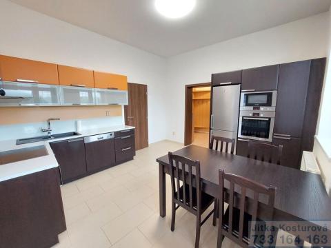 Pronájem bytu 2+1, Krnov - Pod Cvilínem, Opavská, 100 m2
