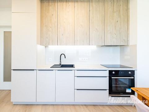 Pronájem bytu 2+kk, Praha, Drahňovická, 47 m2