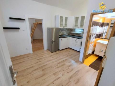 Pronájem bytu 2+kk, Praha - Košíře, Mahenova, 40 m2