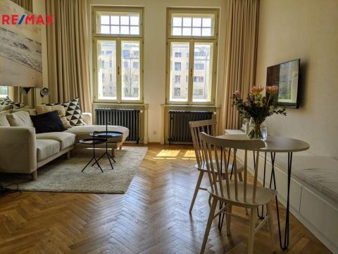 Pronájem bytu 2+kk, Praha - Bubeneč, Na výšinách, 53 m2