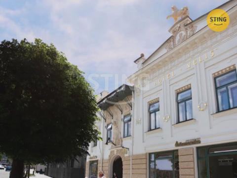 Pronájem atypického bytu, Žďár nad Sázavou, nám. Republiky, 34 m2