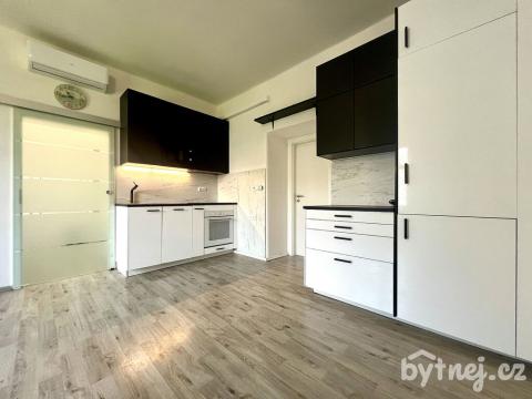 Pronájem bytu 2+kk, Olomouc, Blahoslavova, 54 m2