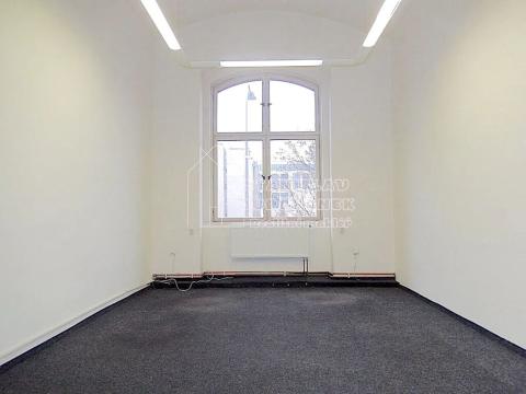Pronájem kanceláře, Praha - Karlín, Thámova, 18 m2