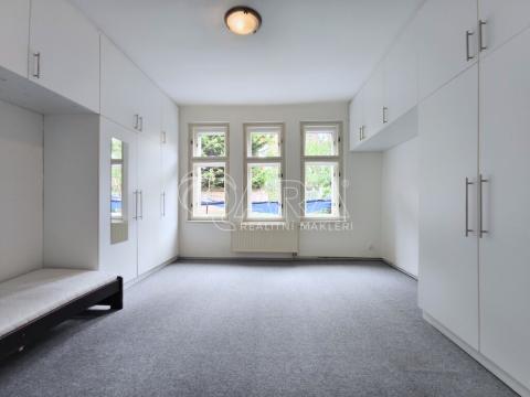 Pronájem bytu 2+kk, Praha - Vinohrady, Květná, 45 m2