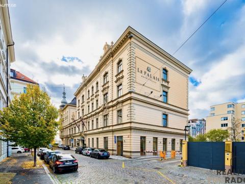 Pronájem garážového stání, Praha - Vinohrady, U Zvonařky, 30 m2