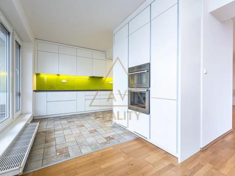 Pronájem bytu 3+1, Praha - Záběhlice, Hyacintová, 100 m2