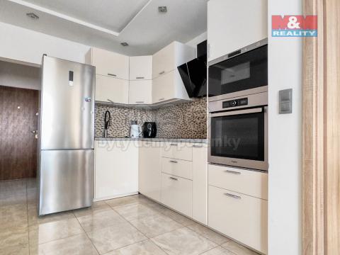 Prodej bytu 3+kk, Šestajovice, Komenského, 48 m2