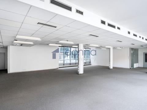 Pronájem kanceláře, Praha, Krakovská, 412 m2