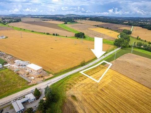 Prodej komerčního pozemku, Tábor - Náchod, Benešovská, 2059 m2