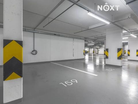 Pronájem garážového stání, Praha - Nusle, Závišova, 18 m2
