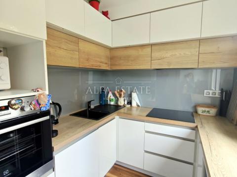 Pronájem bytu 2+1, Karlovy Vary, Krymská, 56 m2