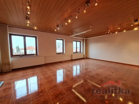 Pronájem kanceláře, Otice, Hlavní, 166 m2