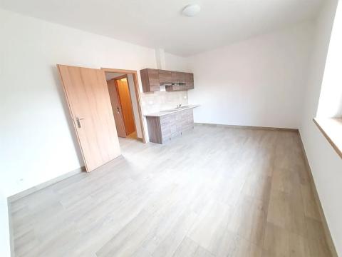 Pronájem bytu 1+kk, Praha - Slivenec, Ke Smíchovu, 28 m2