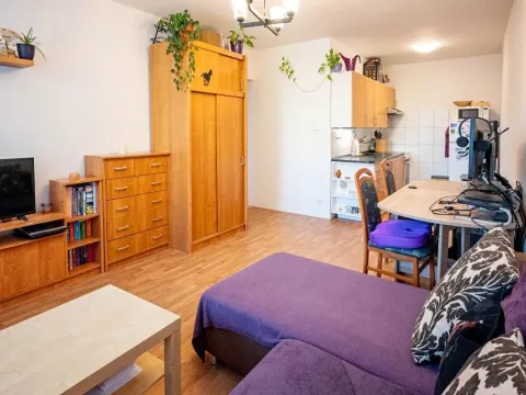 Pronájem bytu 2+kk, Beroun, Košťálkova, 41 m2