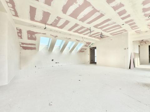 Prodej bytu 4+kk, Praha - Holyně, náměstí Pod lípou, 120 m2
