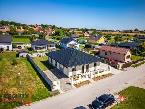 Prodej rodinného domu, Krakovany, 161 m2
