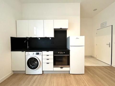 Pronájem bytu 1+kk, Praha - Vysočany, Poděbradská, 26 m2
