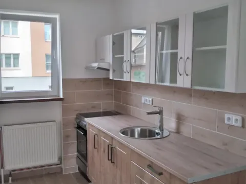 Pronájem bytu 2+1, Jablonné v Podještědí, Máchova, 49 m2