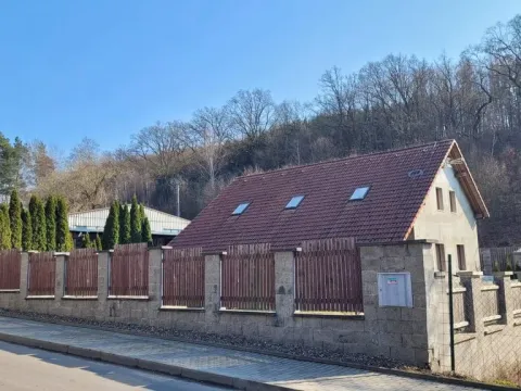 Prodej rodinného domu, Týnec nad Sázavou - Brodce, 187 m2