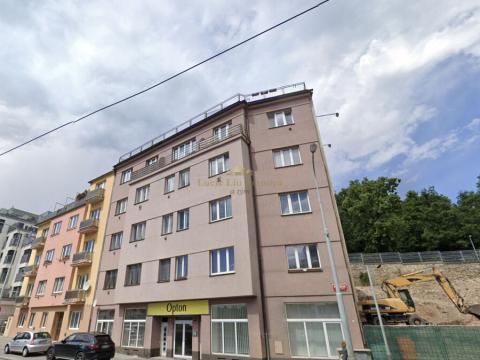 Pronájem bytu 2+kk, Praha - Smíchov, Plzeňská, 41 m2