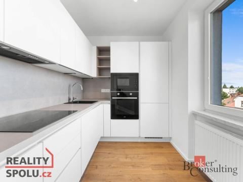 Pronájem bytu 3+1, Hradec Králové - Slezské Předměstí, třída SNP, 67 m2