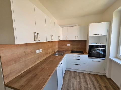Pronájem bytu 3+1, Planá, Fučíkova, 67 m2