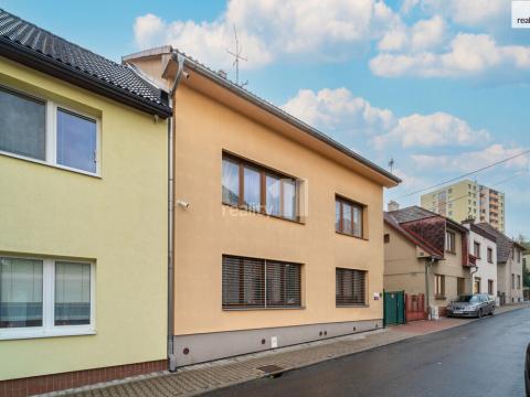 Prodej činžovního domu, Zlín - Louky, Růžová, 600 m2