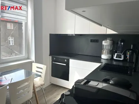 Prodej bytu 2+1, Karlovy Vary, I. P. Pavlova, 54 m2