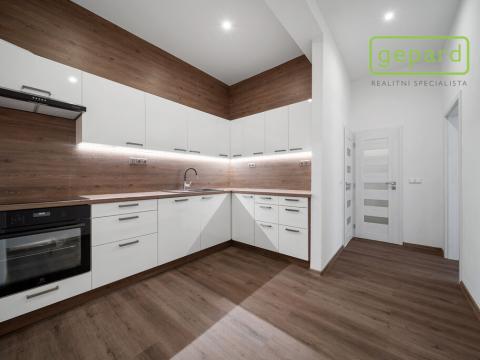 Prodej bytu 2+1, Hradec Králové, Buzulucká, 75 m2