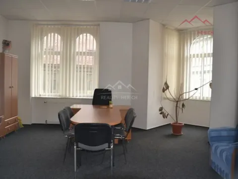 Pronájem kanceláře, Chomutov, Hálkova, 55 m2