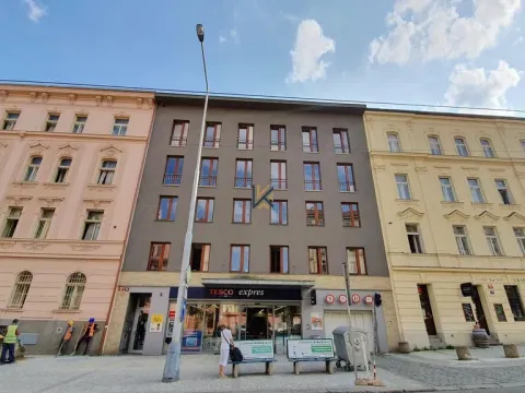 Pronájem kanceláře, Praha, Táborská, 375 m2