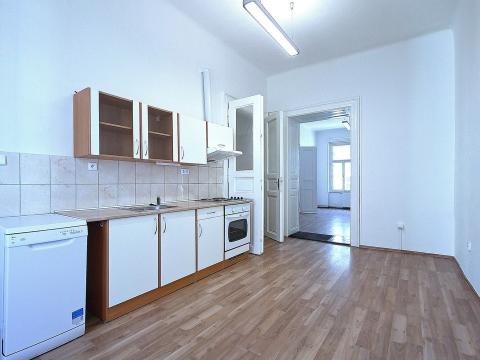 Pronájem bytu 2+1, Praha - Nové Město, V tůních, 70 m2