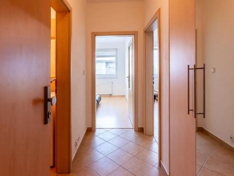 Prodej bytu 2+kk, Praha - Vinoř, Českodubská, 43 m2