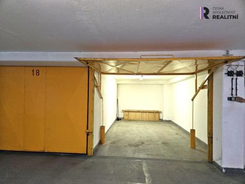 Pronájem garáže, Praha - Řepy, Makovského, 19 m2