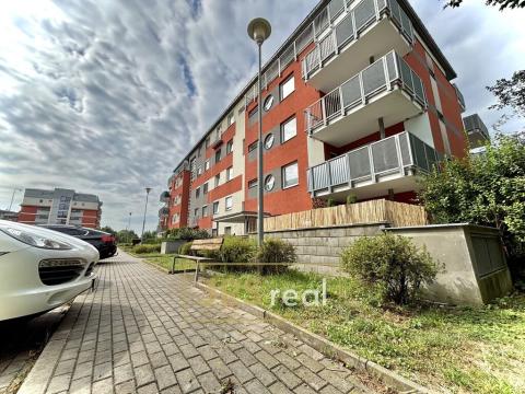 Pronájem bytu 1+kk, Zlín, Zelinova, 35 m2