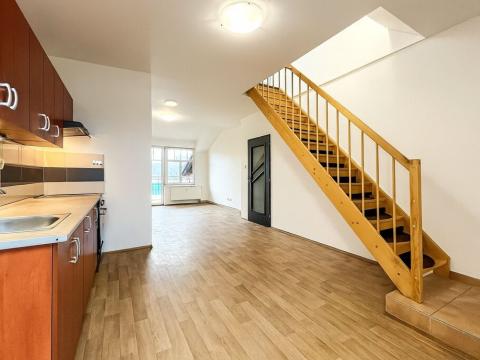 Pronájem bytu 2+kk, Ústí nad Labem - Krásné Březno, Drážďanská, 62 m2