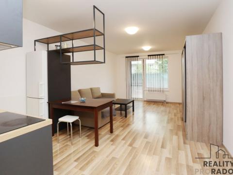 Pronájem bytu 1+kk, Praha - Strašnice, Zvěřinova, 38 m2