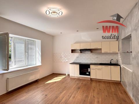 Prodej bytu 2+kk, Karlovy Vary - Stará Role, Závodu míru, 40 m2
