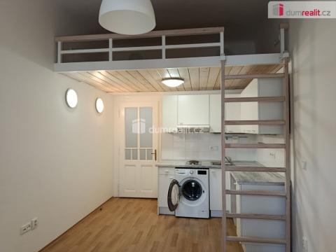 Pronájem bytu 1+kk, Praha - Vršovice, Na spojce, 24 m2
