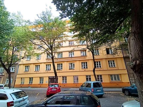 Prodej bytu 2+kk, Praha - Žižkov, Žerotínova, 43 m2