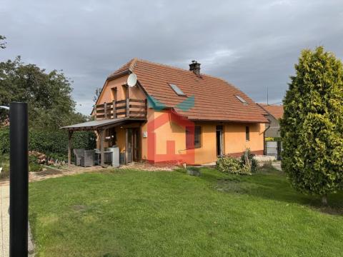 Prodej rodinného domu, Horky, 180 m2