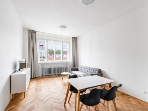 Pronájem bytu 2+kk, Praha - Karlín, Sokolovská, 69 m2