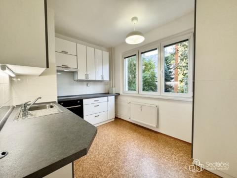 Pronájem bytu 1+1, Karlovy Vary, Krymská, 37 m2