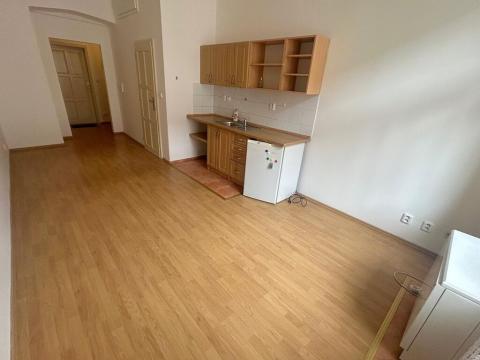 Pronájem bytu 1+kk, Praha - Holešovice, Pplk. Sochora, 25 m2
